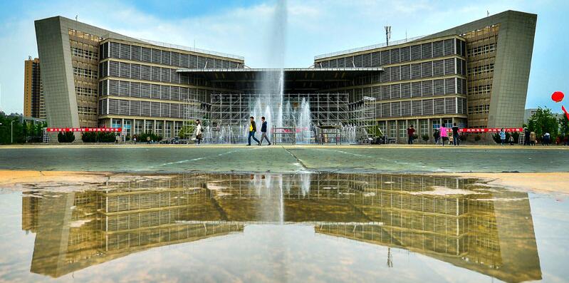 西安工业大学（Xi’an Technological University）(图1)