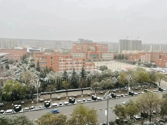 美炸!宝鸡初雪已至,许你一场浪漫人间(图9) 美炸!宝鸡初雪已至,许你一场浪漫人间(图9)