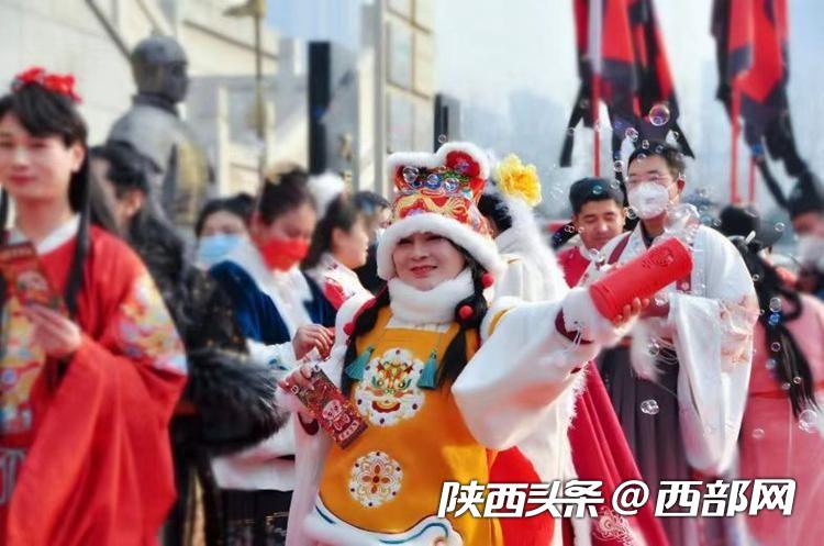 西安汉长安城汉风活动春节假期受热捧(图8) 西安汉长安城汉风活动春节假期受热捧(图8)
