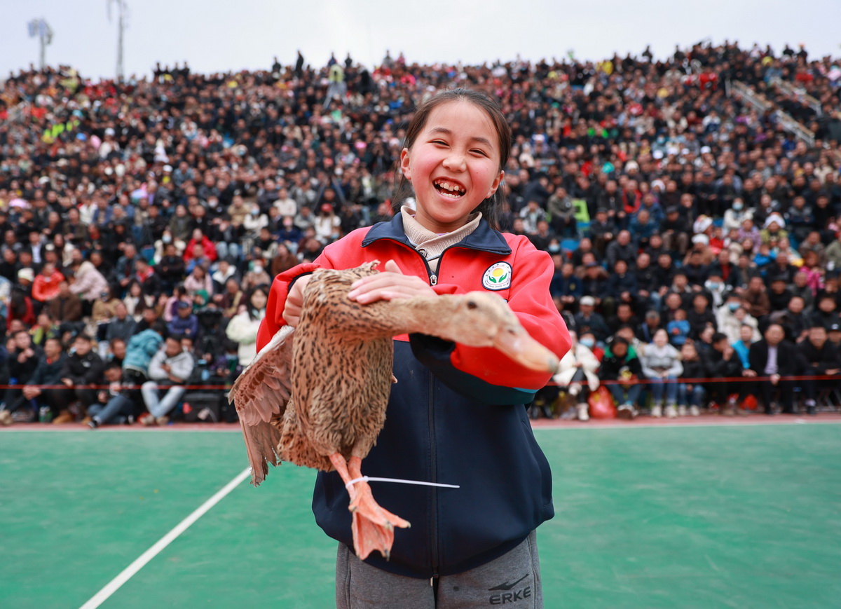 “村BA”总决赛完美收官：奖品香米、鲟鱼、麻鸭 网友直呼：太接地气！(图30)