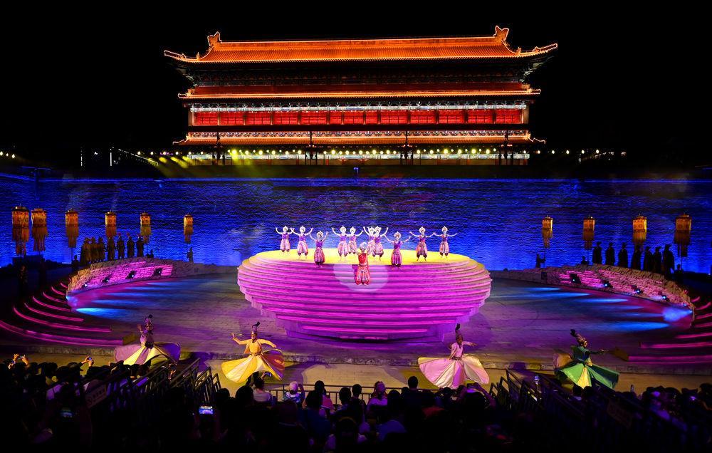 西安城墙景区“五一”旅游火热 单日接待量已接近饱和(图3) 3a7316c4c3a0eace486c500f6aaff5ec.jpeg