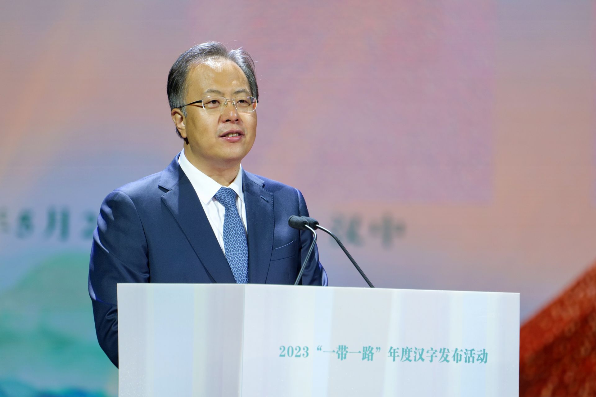 正在上传... ac7862975863f19bc53eac75832c71b8.jpeg