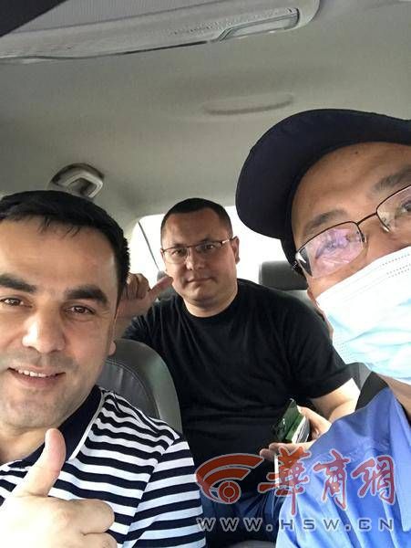 西安有位“励志的哥” 57岁的他每天都在练英语日语(图3) \