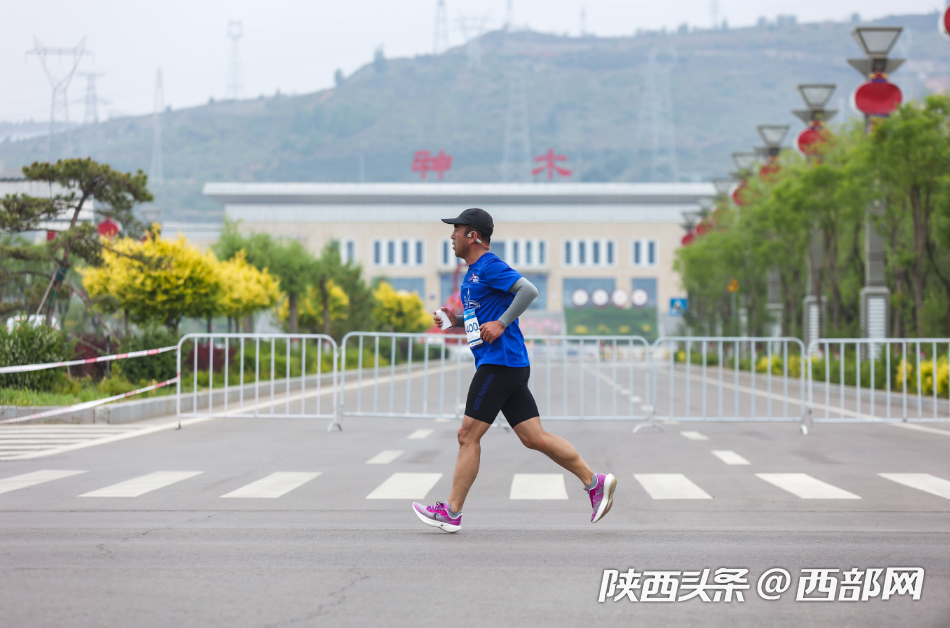 正在上传... a8bc8b0c20ee2984a9e61593cad1d341.png