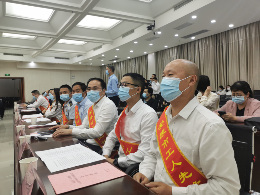 正在上传... c6f98593835821b6f664355c775afb8b.png