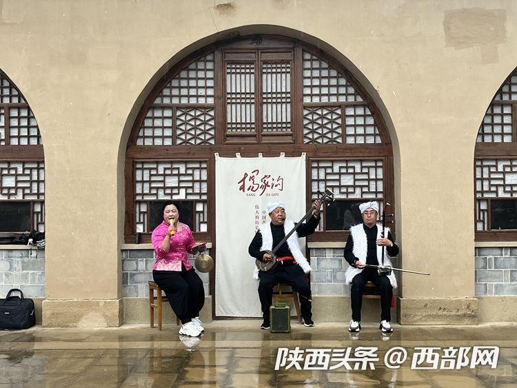 榆林米脂杨家沟村:挖掘红色资源 传承窑洞里的革命火种(图1) 0fd895f43352862185c8a94eb1b628af.jpeg