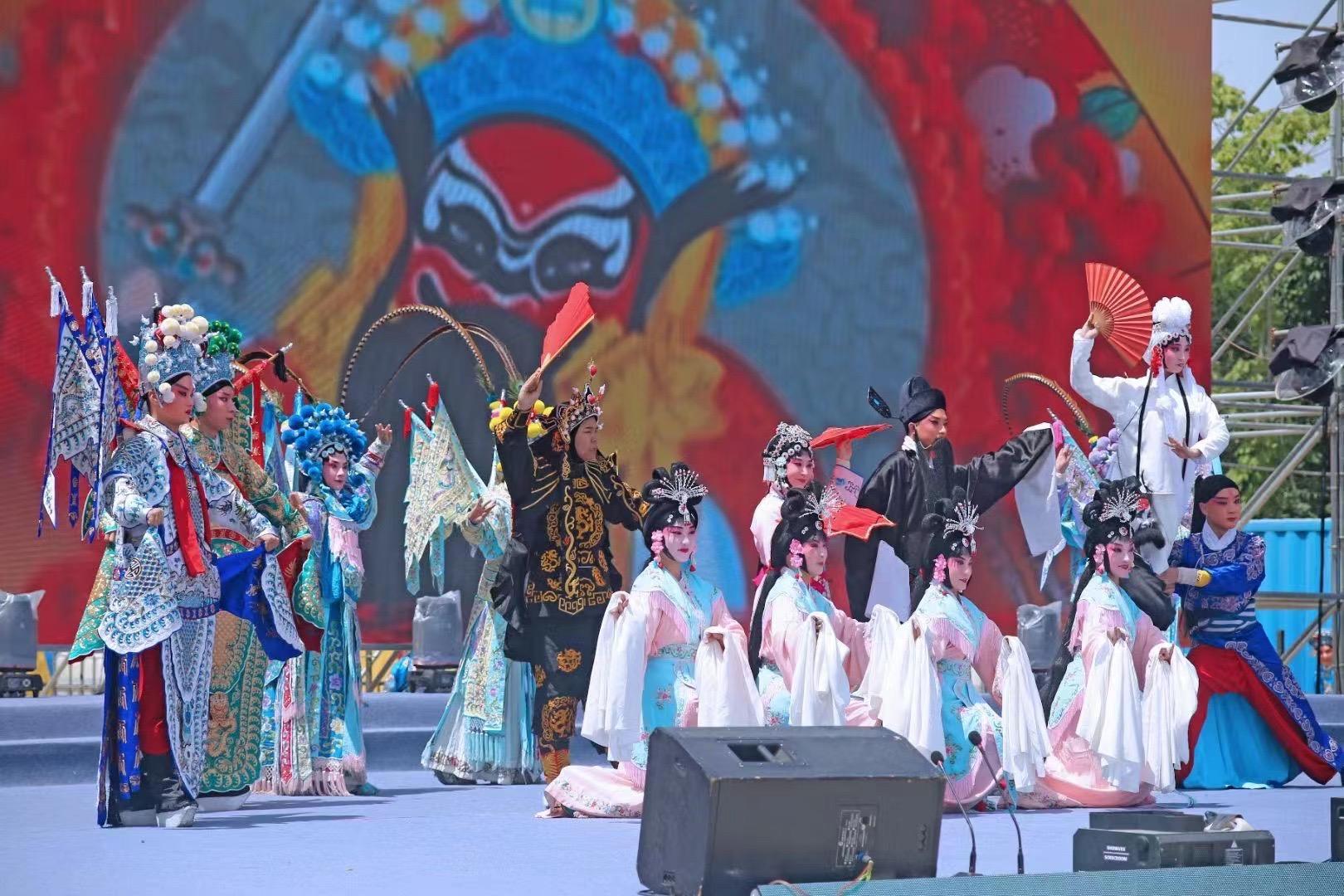 周至县开展“我们的节日·精神的家园”端午节主题示范活动(图2) 周至县开展“我们的节日·精神的家园”端午节主题示范活动(图2)