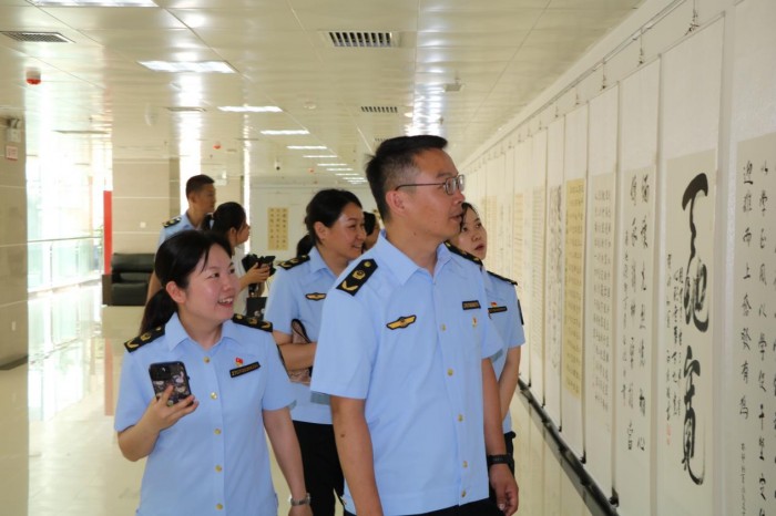 榆林市直属机关红色主题摄影(图片)书画展开展(图4) 榆林市直属机关红色主题摄影(图片)书画展开展(图4)