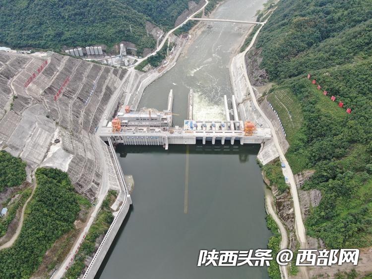 正在上传... b7b2cf0b70e02d2f646e04979f3fa126.jpeg