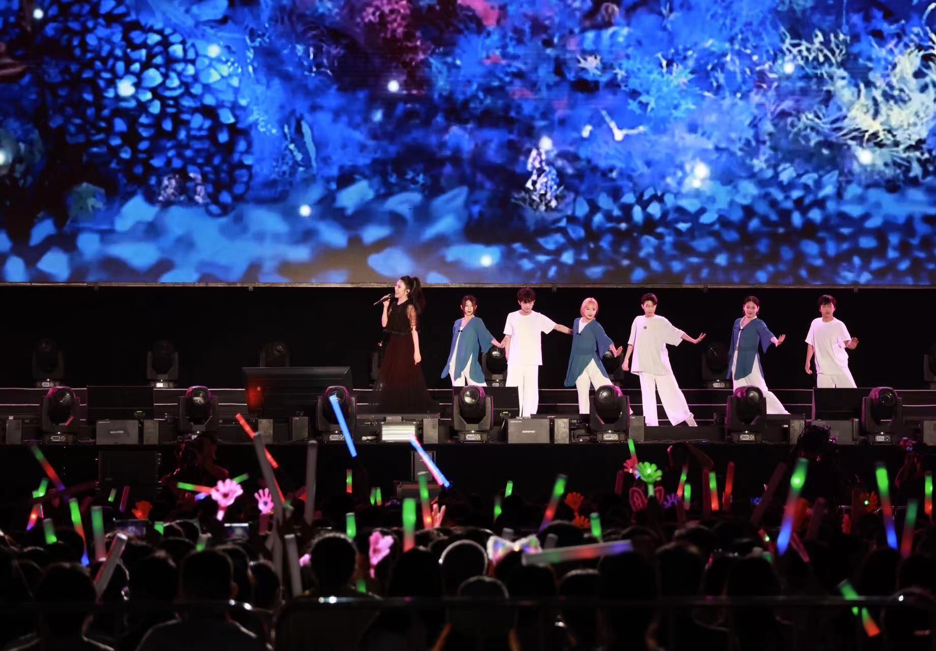 风从长城起 歌从陕北来 2023“清爽榆林”文化旅游季明星演唱会在榆林体育中心唱响(图7) 风从长城起 歌从陕北来 2023“清爽榆林”文化旅游季明星演唱会在榆林体育中心唱响(图7)