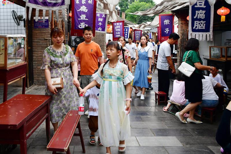 暑期到来，陕西各地相继推出多元化的旅游线路，丰富游客暑期出游新体验(图10)