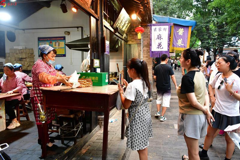 暑期到来，陕西各地相继推出多元化的旅游线路，丰富游客暑期出游新体验(图11)