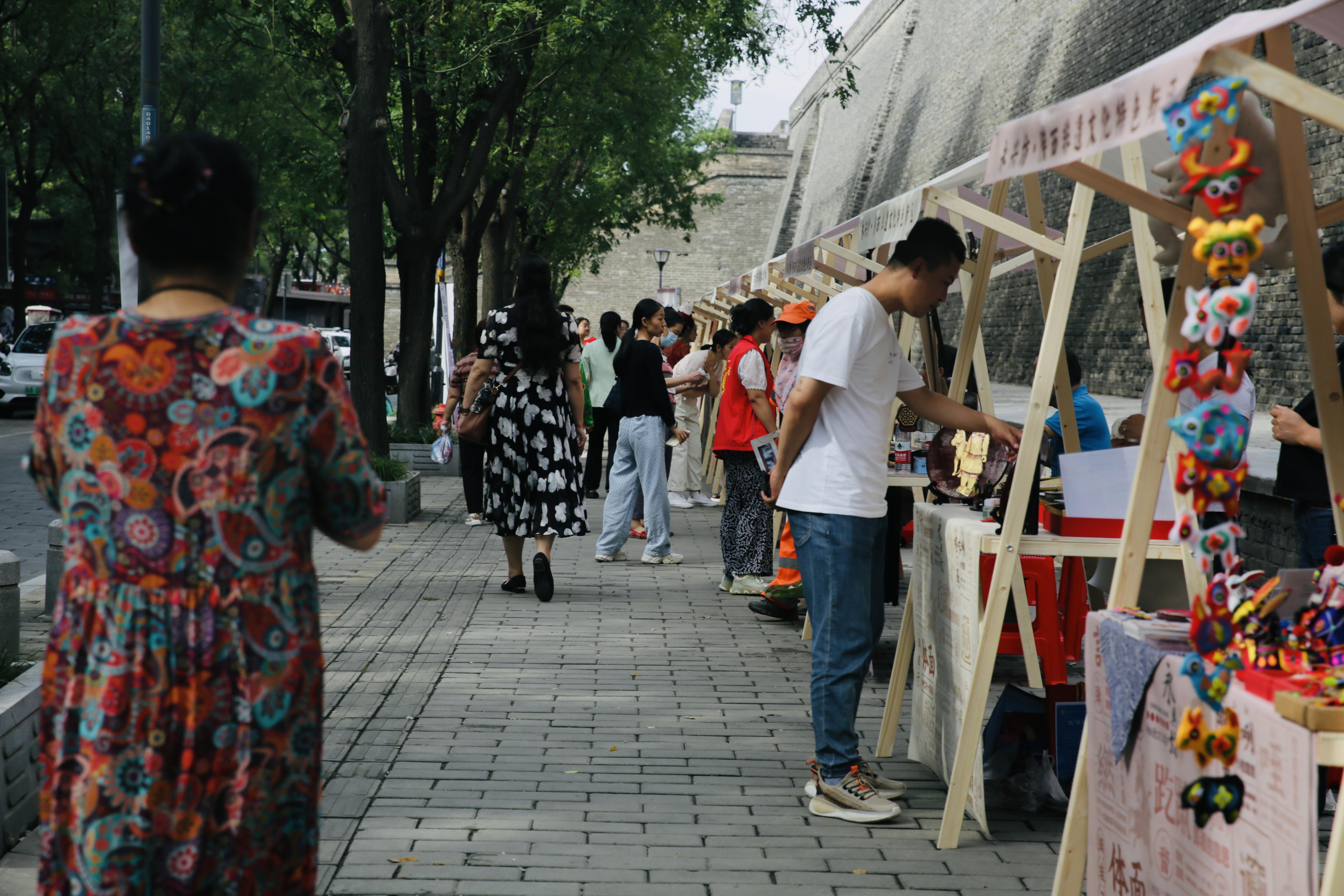 “遇见城墙·非遗韵”在中山门下邂逅集市里的非遗技艺(图3)