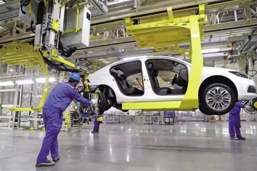 高质量发展大会 锚定西安“十四五”开局(图2) 宝能汽车集团西安基地绿色智慧工厂内景 供图 西咸新区融媒体中心