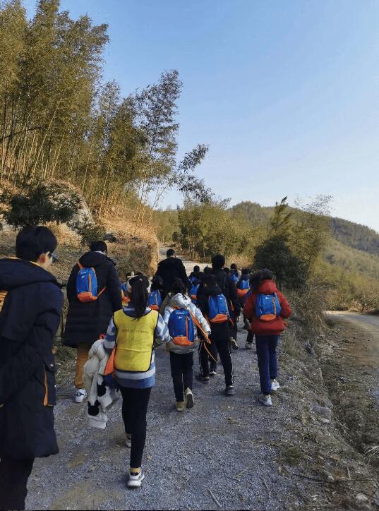 杭州临安教育培训哪家好?卓尔学堂助您成长!(图4) 卓4-4.jpg