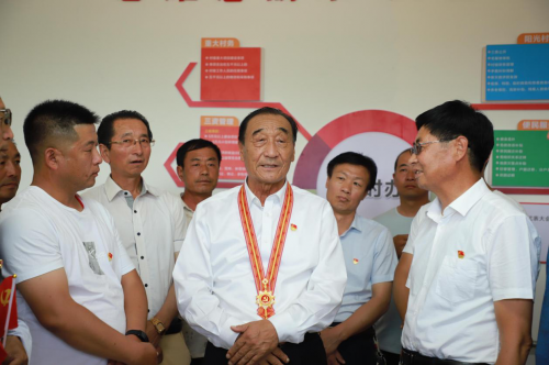 “七一勋章”获得者石光银同志载誉归来(图3) 图片3