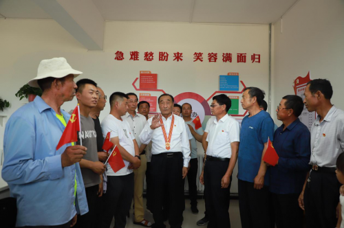 “七一勋章”获得者石光银同志载誉归来(图4) 图片4