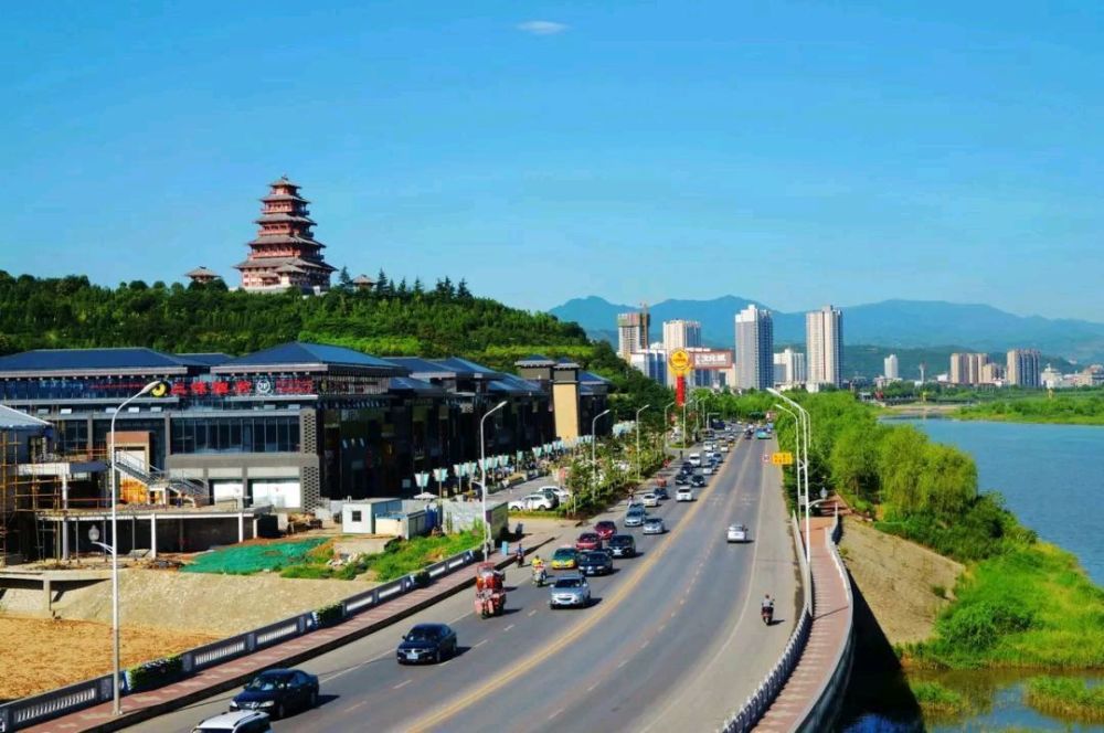 陕西很低调的城市，面积不如延安，人口不如咸阳，GDP超过2700亿(图2)