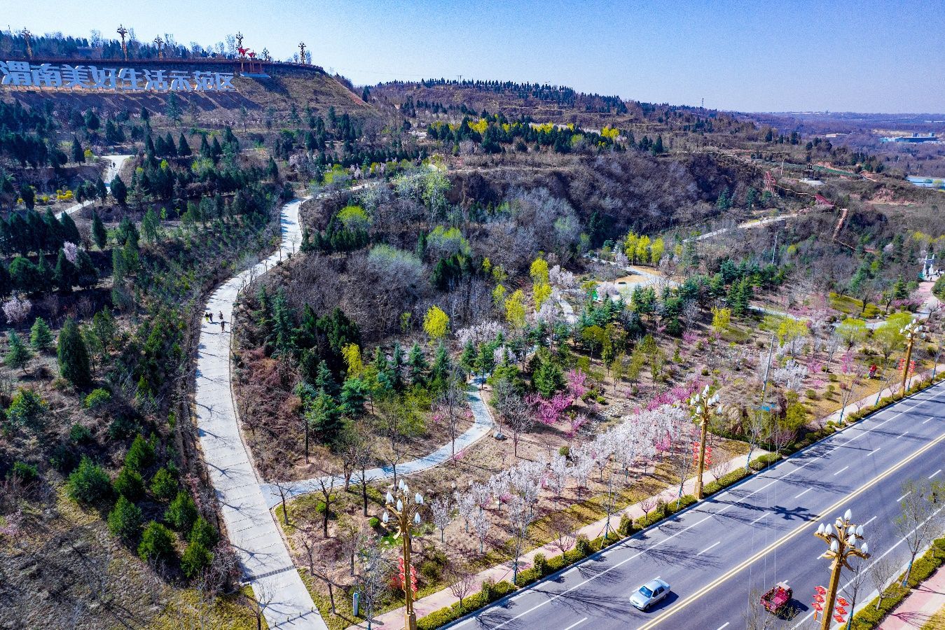 正在上传... 19db9eaf72f129cd57f5f61fa399b1d4.jpeg