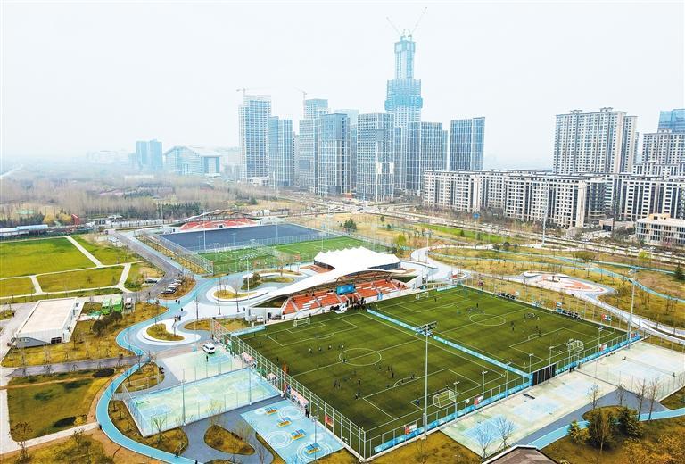 西安首次承办国家级青少年足球赛事 沣东足球公园获参赛者点赞(图1)