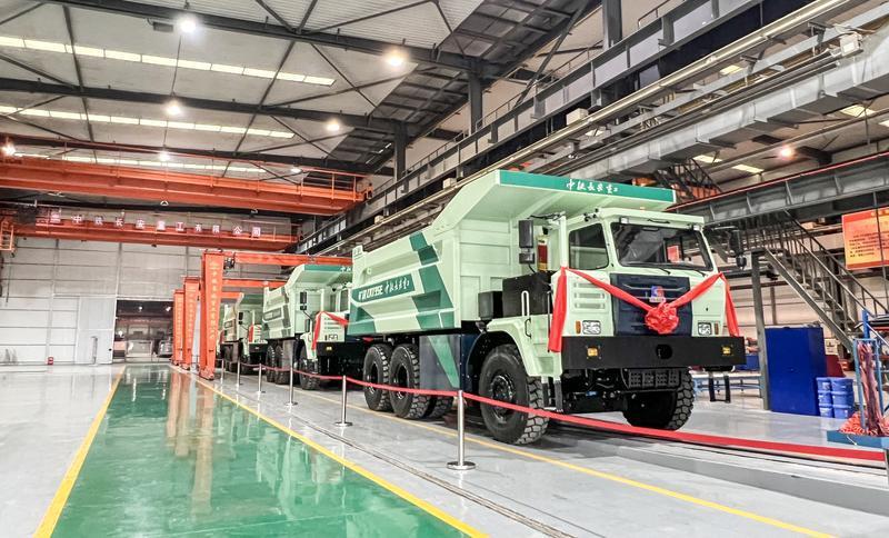 霸气！陕西首批95吨纯电动矿用自卸车下线(图3)