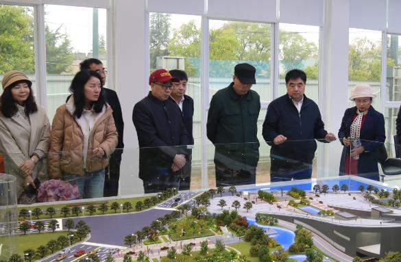 散文作家感受别样历史文化!陕西散文作家走进商洛采风(图3) 散文作家感受别样历史文化!陕西散文作家走进商洛采风(图3)