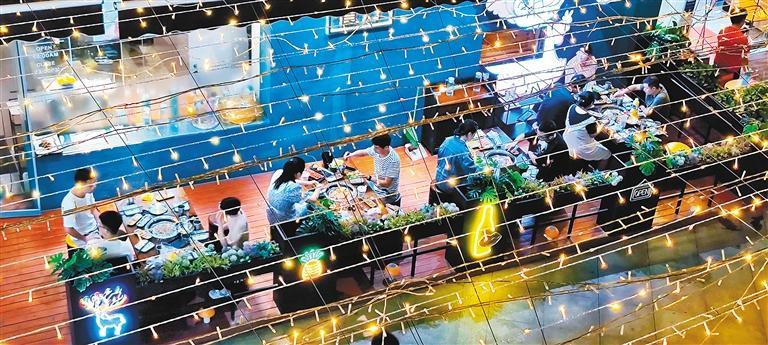 加快培育“夜西安”消费品牌 这里是越夜越活力的西安(图1)