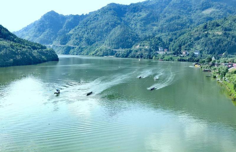 2023汉江赛艇大师赛在石泉举办 助力打造国家级“旅游+体育”城市名片(图1)