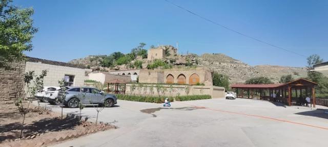 府谷白云乡村：刷新外观“颜值” 提升内在“气质”(图2)