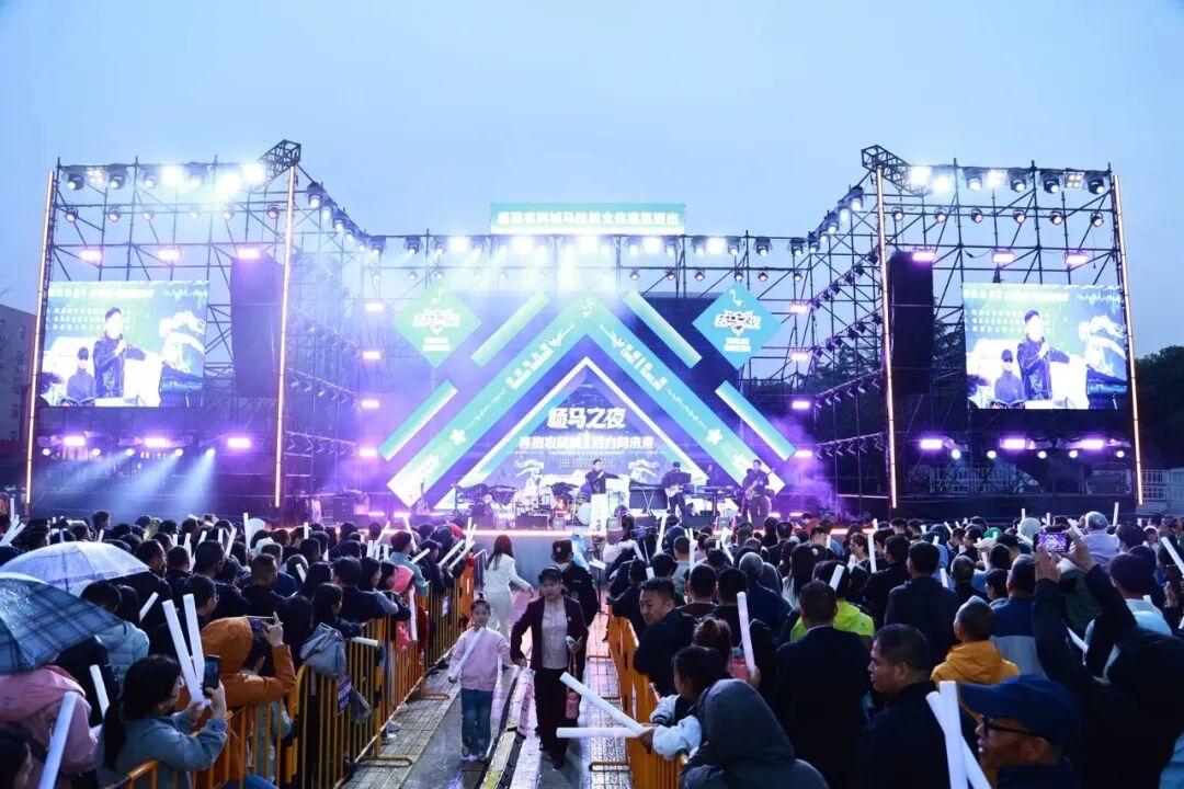 2026杨凌农科城马拉松赛鸣枪开赛，2万名跑友奔跑在农科城(图4)